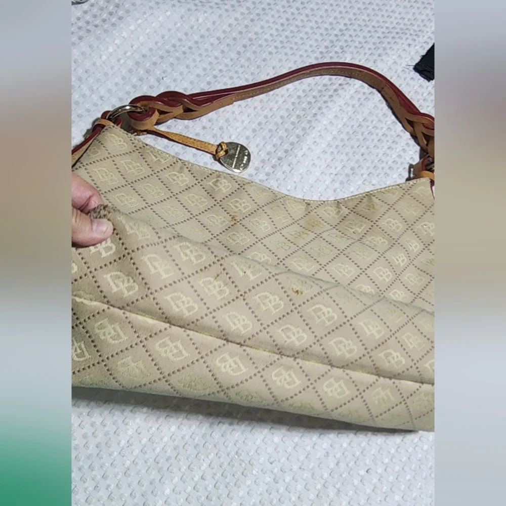 VINTAGE DOONEY BOURKE GUC CRESENT HOBO BAG